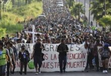 Gran caravana migrante desde Chiapas hacia Estados Unidos genera tensiones por visas