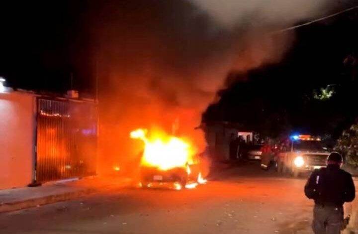 Incidente con Fuegos Artificiales causa Incendio de Vehículo en la Zona 237 de Cancún