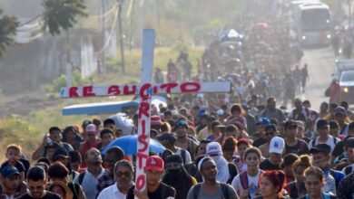 Cientos de migrantes salen en caravana de la frontera sur de México