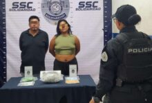 Intervención Policial en Playa del Carmen Resulta en la Detención de Dos Individuos por Posesión de Sustancias Ilícitas