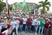 Reciben candidatos de la coalición "Sigamos Haciendo Historia en Quintana Roo", el respaldo de las y los habitantes de la colonia INVIQROO Cuzamil