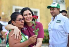 Estefanía Mercado compromete empleo, apoyo alimentario y guarderías gratuitas a mujeres jefas de familia en su primer año de gobierno