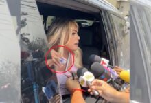 Wendy Guevara regala billetes de 500 pesos a la prensa para los "chescos"