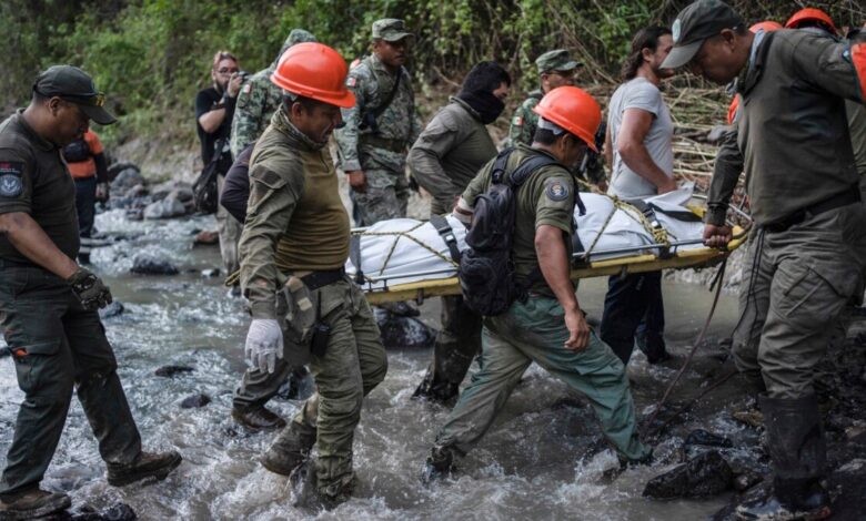 Mueren 3 policías que revisaban daños por lluvia en el este de México; otro sigue desaparecido