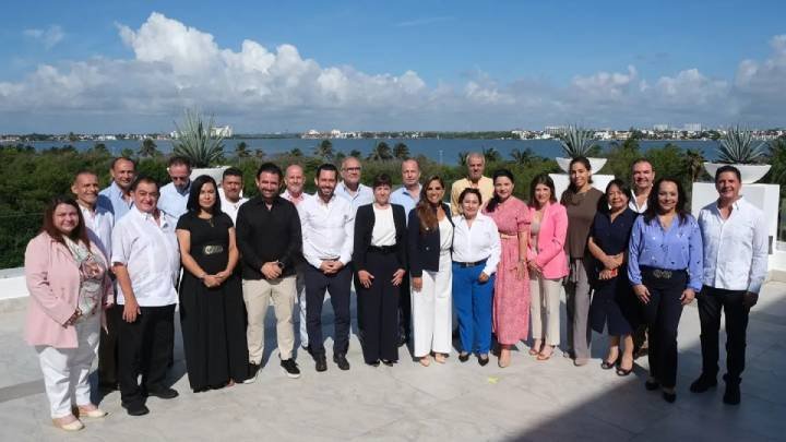 Reconocen labor de promoción de empresarios turísticos de Quintana Roo