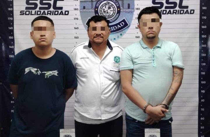 Tres sujetos asegurados por la Policía Municipal con posibles narcóticos en Solidaridad