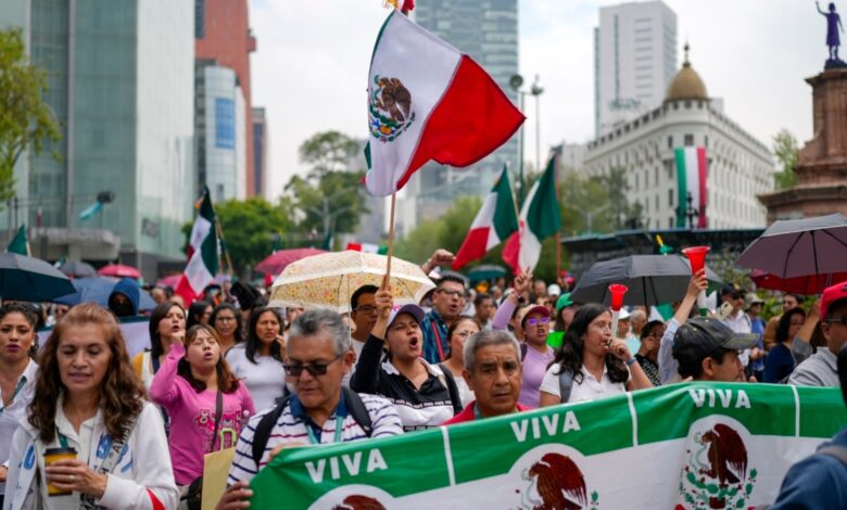 Manifestantes irrumpen en Senado de México durante debate sobre controversial reforma judicial