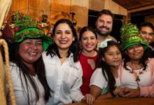 Convive Estefania Mercado con familias en la pista de hielo