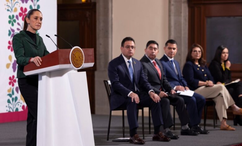 Presidenta de México dice que empresarios ofrecerán 35.000 empleos para deportados